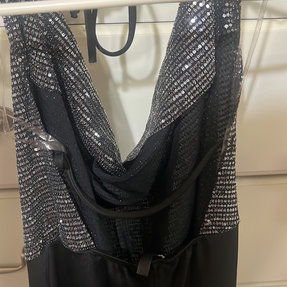 I’m selling this jumpsuit. - Picture 2 of 3